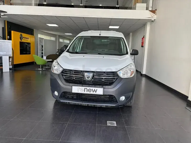 Usado Dacia Dokker Essentiel 95 CV (69 kW) 2020 Blanco Monovolumen