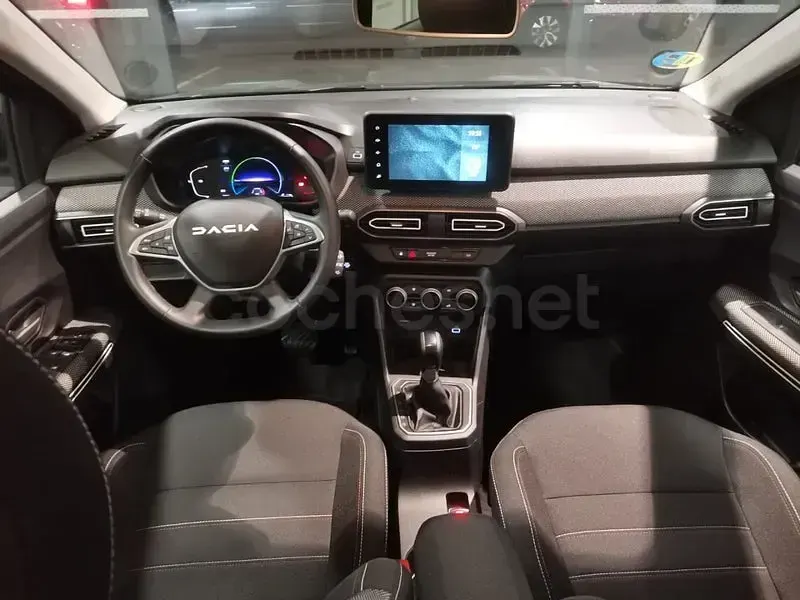 Usado Dacia Jogger Extreme 140 CV (102 kW) 2023 Verde Monovolumen