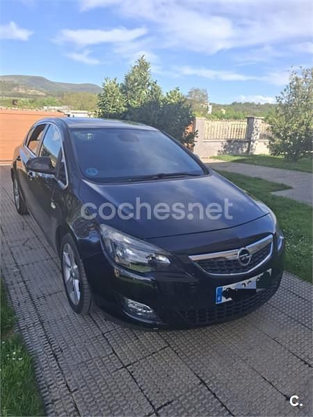 Negro Usado 2010 Opel Astra Sport Berlina | 5200 € (Buen precio) - Imagen 1/4
