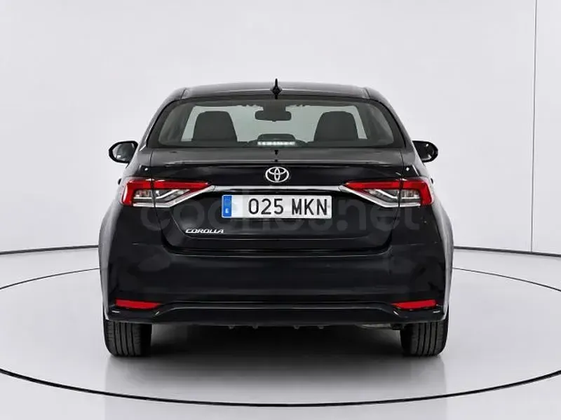 Usado Toyota Corolla Style 140 CV (102 kW) 2023 Blanco Berlina