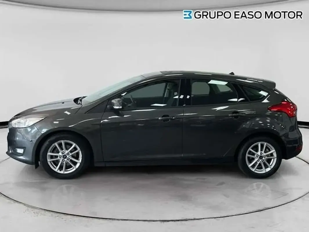 Usado Ford Focus Trend+ 125 CV (91 kW) 2017 Gris Utilitario