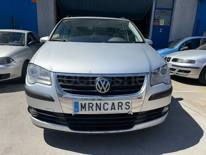 Usado VW Touran Edition 105 CV (77 kW) 2009 Gris / plata Monovolumen