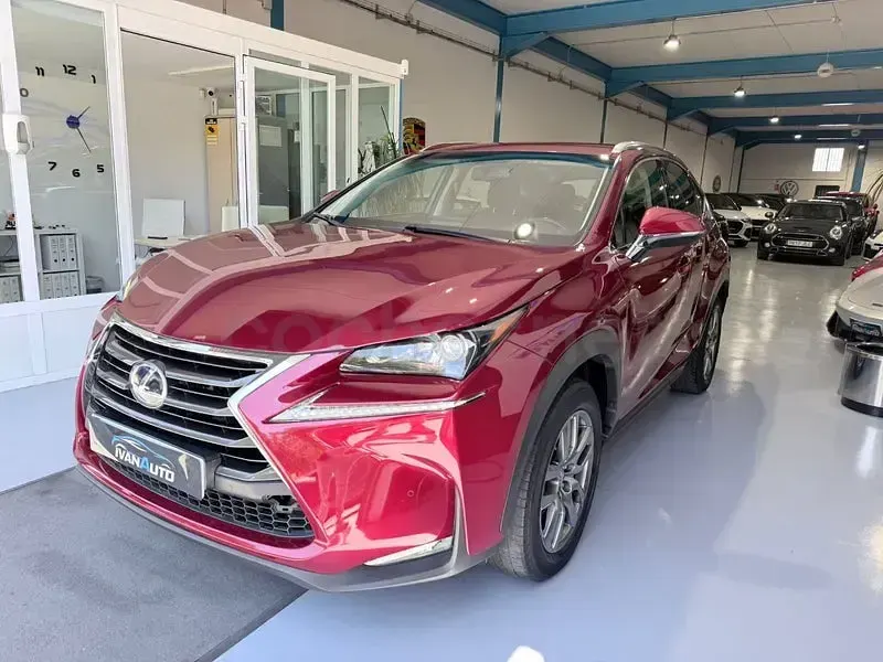 Usado Lexus NX300h Executive Line 197 CV (144 kW) 2016 Granate SUV