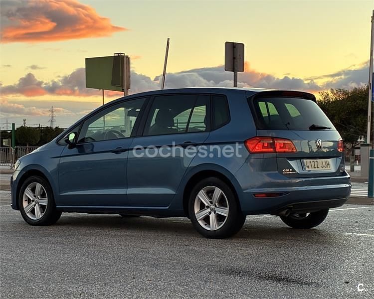 Usado VW Golf Sportsvan Business 110 CV (80 kW) 2015 Azul Monovolumen