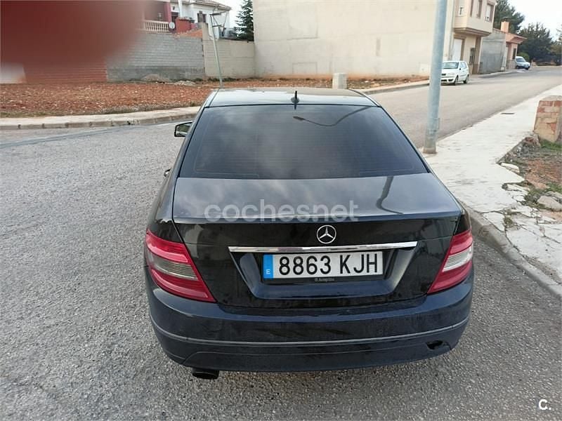 Usado Mercedes C220 Avantgarde 170 CV (125 kW) 2011 Negro Berlina