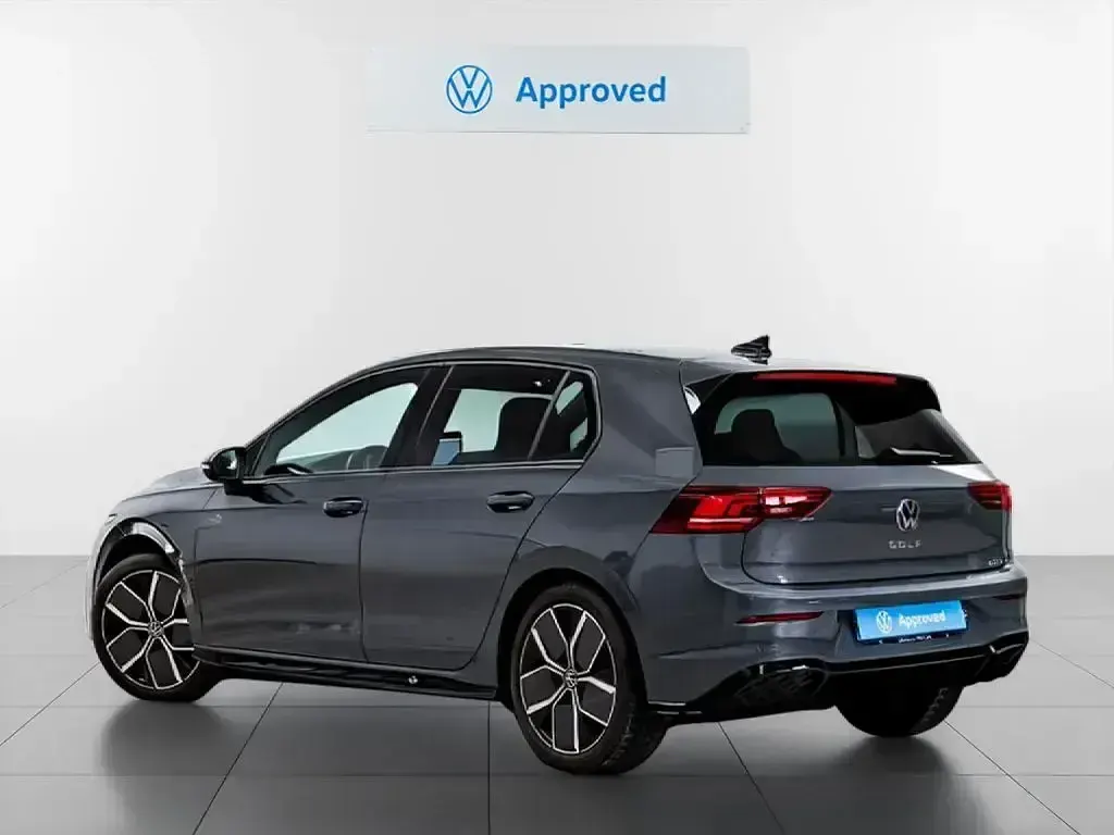 Usado VW Golf VIII R-line 150 CV (110 kW) 2025 Gris Berlina
