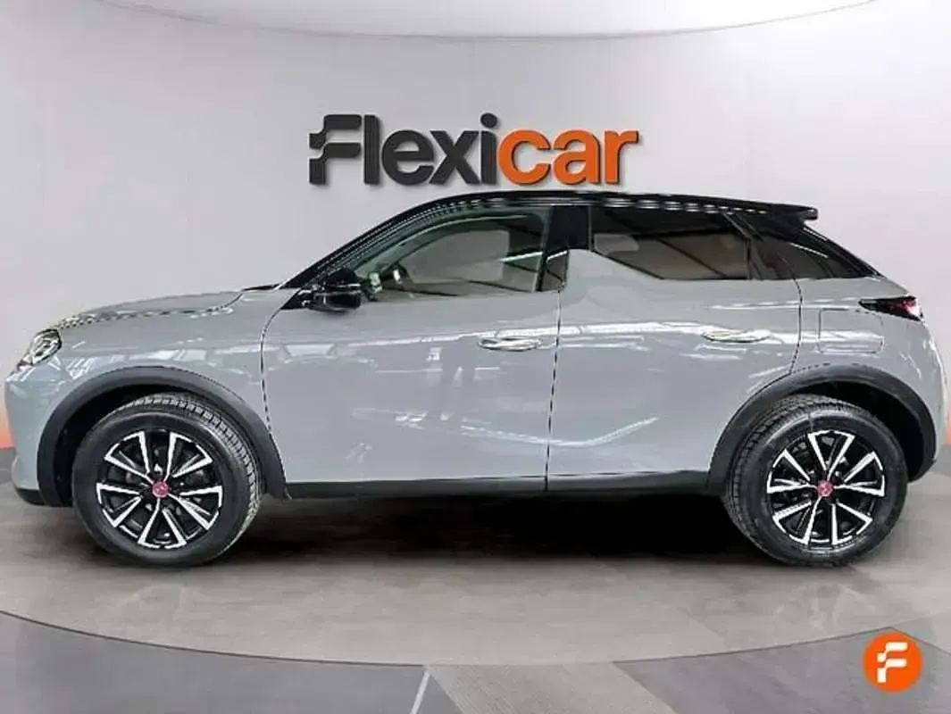 Usado DS Automobiles DS3 Crossback Performance 131 CV (96 kW) 2023 Gris SUV