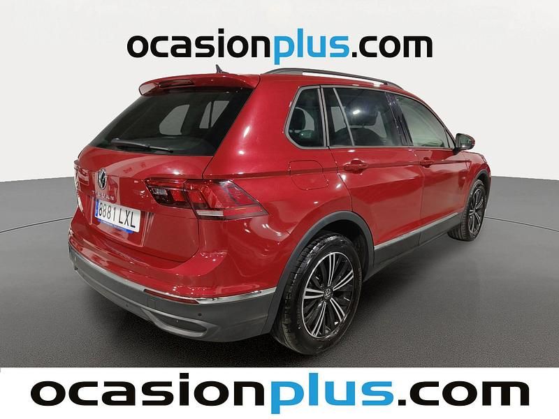 Usado VW Tiguan Life 150 CV (110 kW) 2022 Rojo SUV