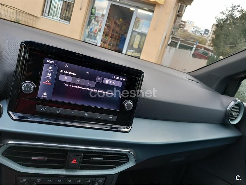 Usado Seat Arona Xperience 110 CV (80 kW) 2023 Verde SUV