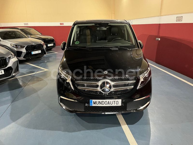 Negro Usado 2023 Mercedes V220 Avantgarde Monovolumen | 69.990 € - Imagen 1/4