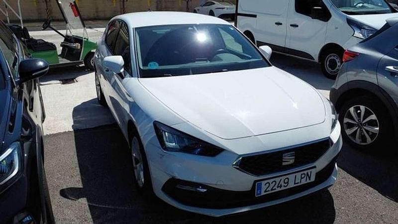 Usado Seat Leon Style 116 CV (85 kW) 2021 Blanco Utilitario