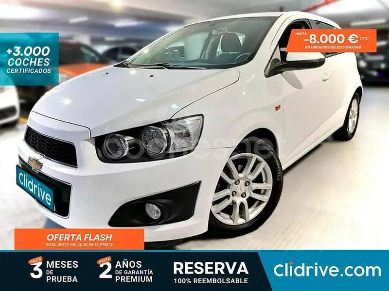 Blanco Usado 2013 Chevrolet Aveo LTZ Berlina | 5590 € (Precio justo) - Imagen 1/4