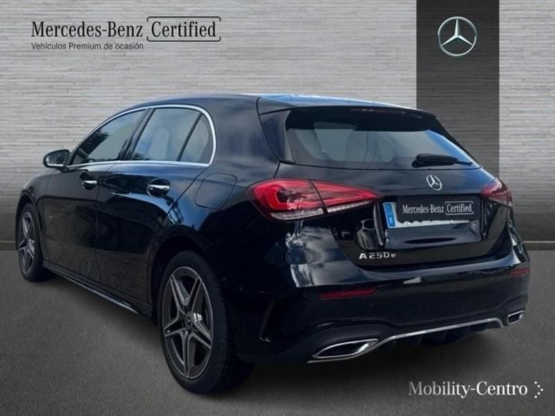 Usado Mercedes A250 AMG line 160 CV (117 kW) 2021 Nachtschwarz  unilack