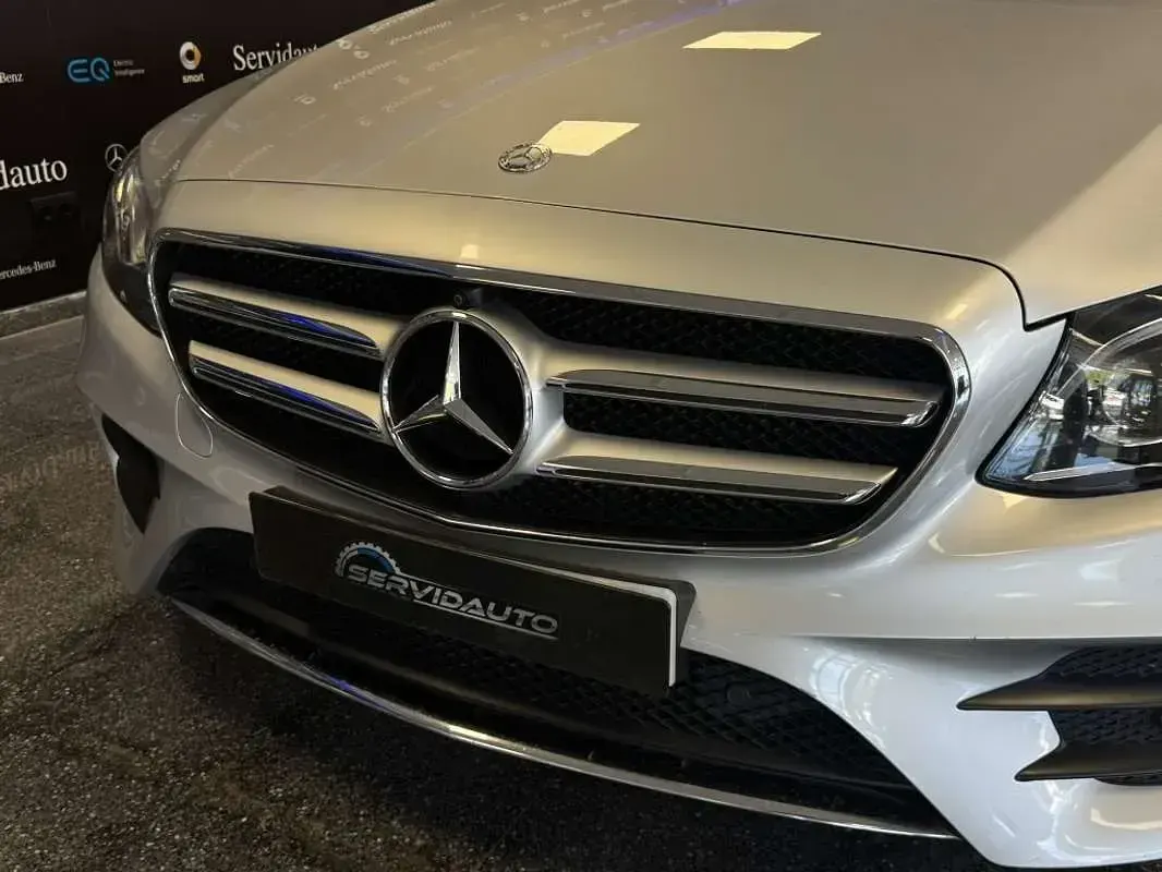 Usado Mercedes E220 194 CV (142 kW) 2016 Gris Berlina