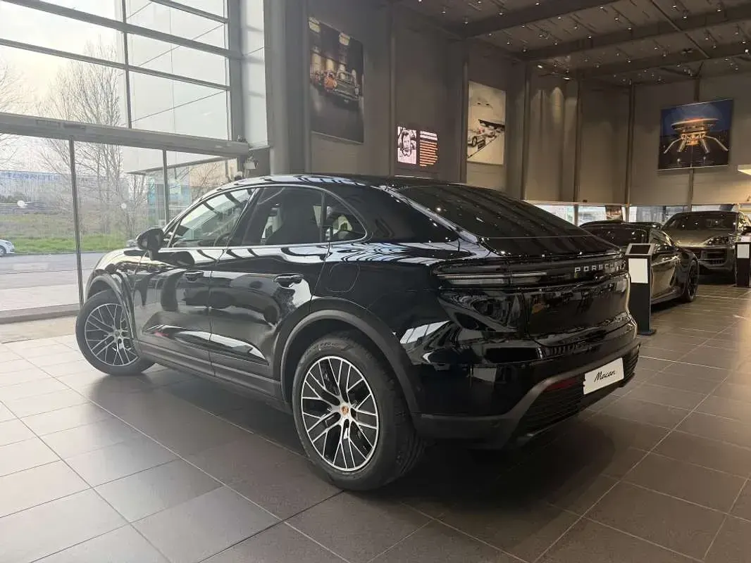 Nuevo Porsche Macan 300 kW (408 CV) 2026 Negro SUV