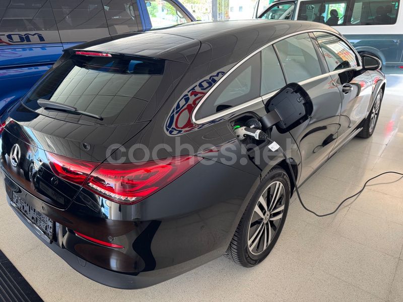 Usado Mercedes CLA250e Shooting Brake 218 CV (160 kW) 2021 Negro Familiar