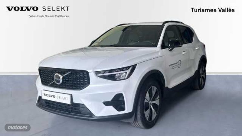 Blanco Usado 2024 Volvo XC40 Plus SUV | 37.900 € - Imagen 1/4