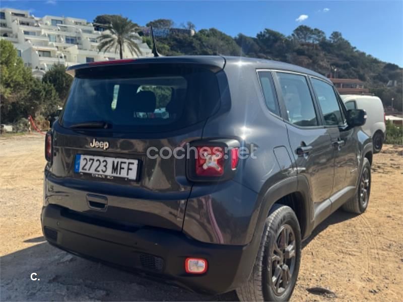 Usado Jeep Renegade Limited 130 CV (95 kW) 2023 Gris / plata SUV