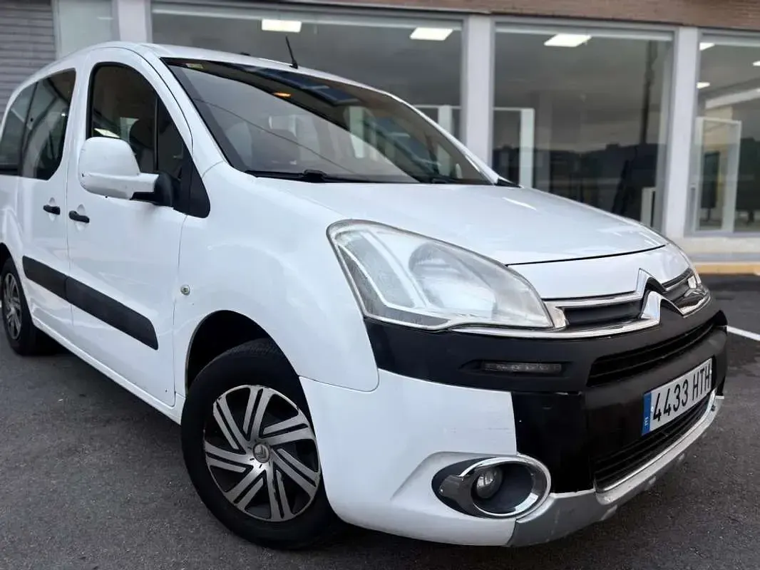 Usado Citroën Berlingo 90 CV (66 kW) 2013 Blanco Monovolumen
