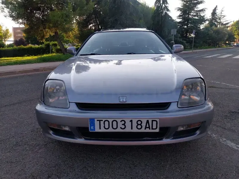 Usado Honda Prelude 134 CV (98 kW) 1999 Gris / plata Coupe