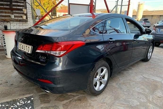 Usado Hyundai i40 116 CV (85 kW) 2014 Gris Berlina