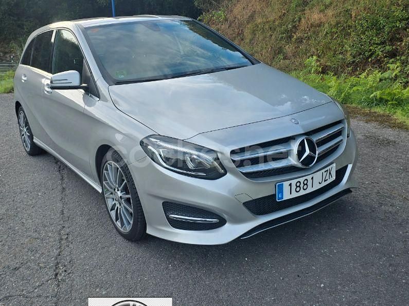 Usado Mercedes B180 AMG 109 CV (80 kW) 2016 Gris / plata Monovolumen