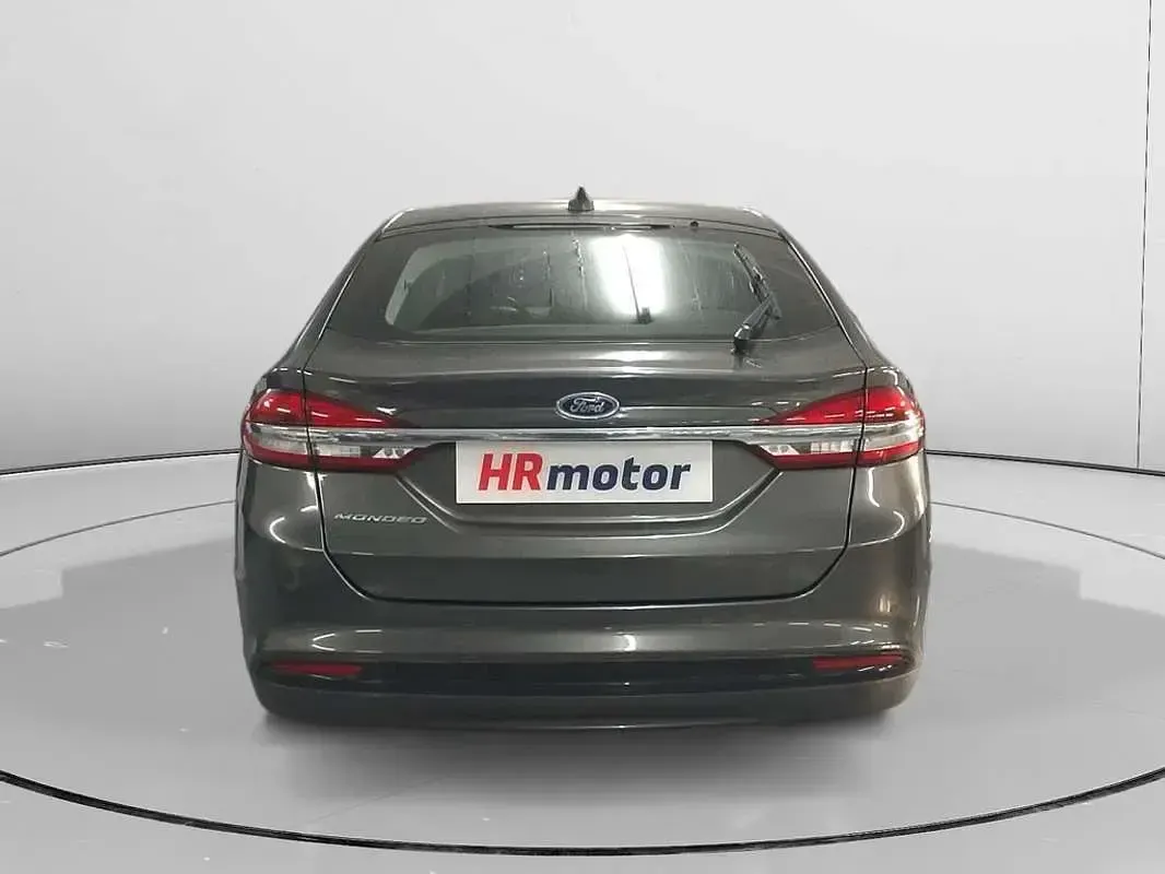 Usado Ford Mondeo Titanium 150 CV (110 kW) 2020 Gris Berlina