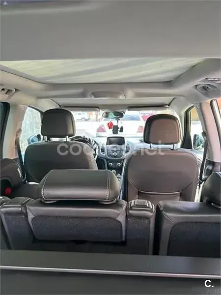 Usado Opel Zafira Tourer Selective 130 CV (95 kW) 2015 Blanco Monovolumen