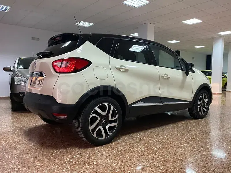 Usado Renault Captur Zen 90 CV (66 kW) 2017 Beige SUV