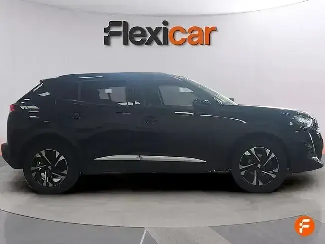 Usado Peugeot 2008 Allure 100 CV (73 kW) 2023 Negro SUV