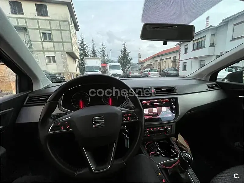 Usado Seat Ibiza Style 75 CV (55 kW) 2018 Gris / plata Utilitario