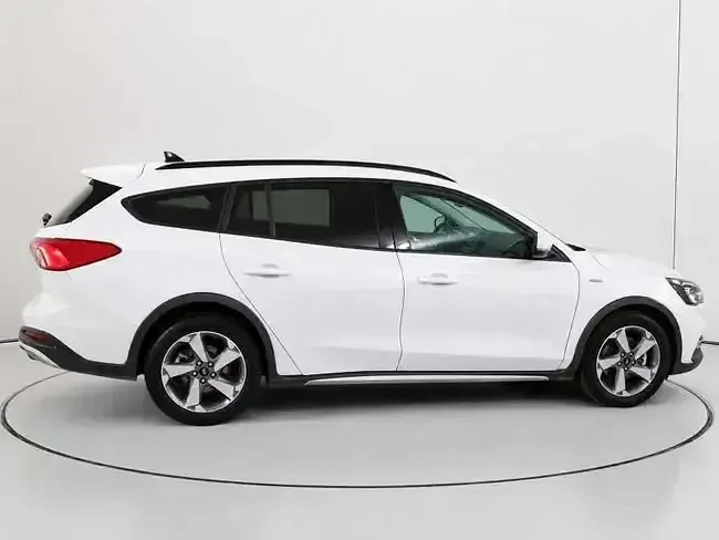 Usado Ford Focus Active 125 CV (91 kW) 2020 Blanco Familiar