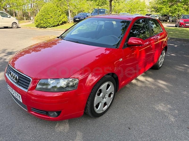 Käytetty Audi A3 Ambition 140 HP (102 kW) 2003 Punainen Viistoperä