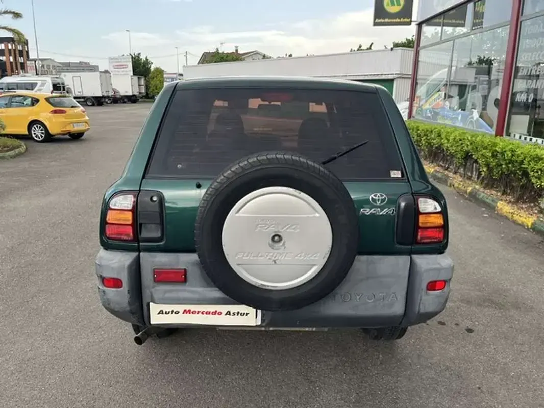 Usado Toyota RAV4 131 CV (96 kW) 1997 Verde SUV