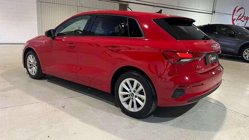 Usado Audi A3 Sportback 110 CV (80 kW) 2023 Rojo Utilitario