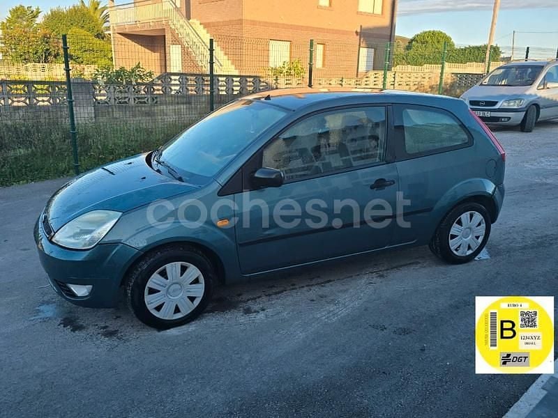 Marrón Usado 2003 Ford Fiesta Trend Utilitario | 2999 € (Precio justo) - Imagen 1/4