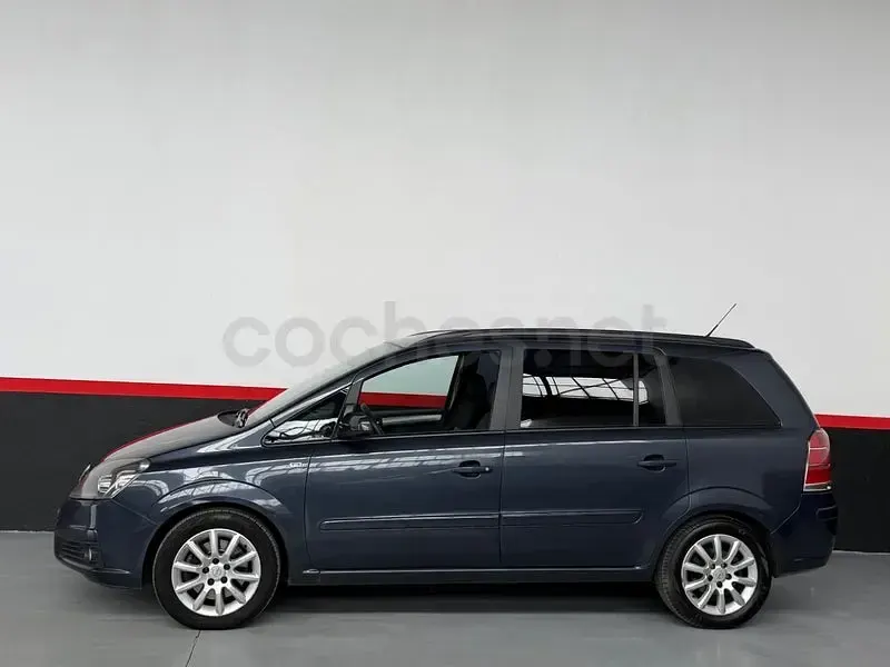 Usado Opel Zafira Cosmo 150 CV (110 kW) 2006 Gris / plata Monovolumen