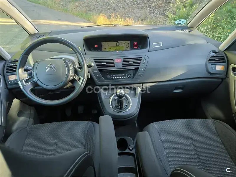 Usado Citroën C4 Picasso Attraction 120 CV (88 kW) 2012 Granate Monovolumen