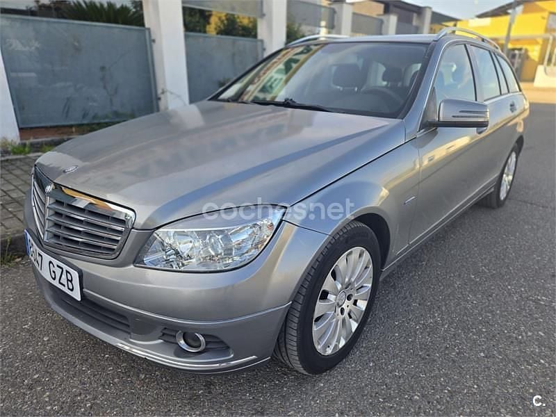 Usado Mercedes C220 Elegance 170 CV (125 kW) 2010 Gris / plata Familiar