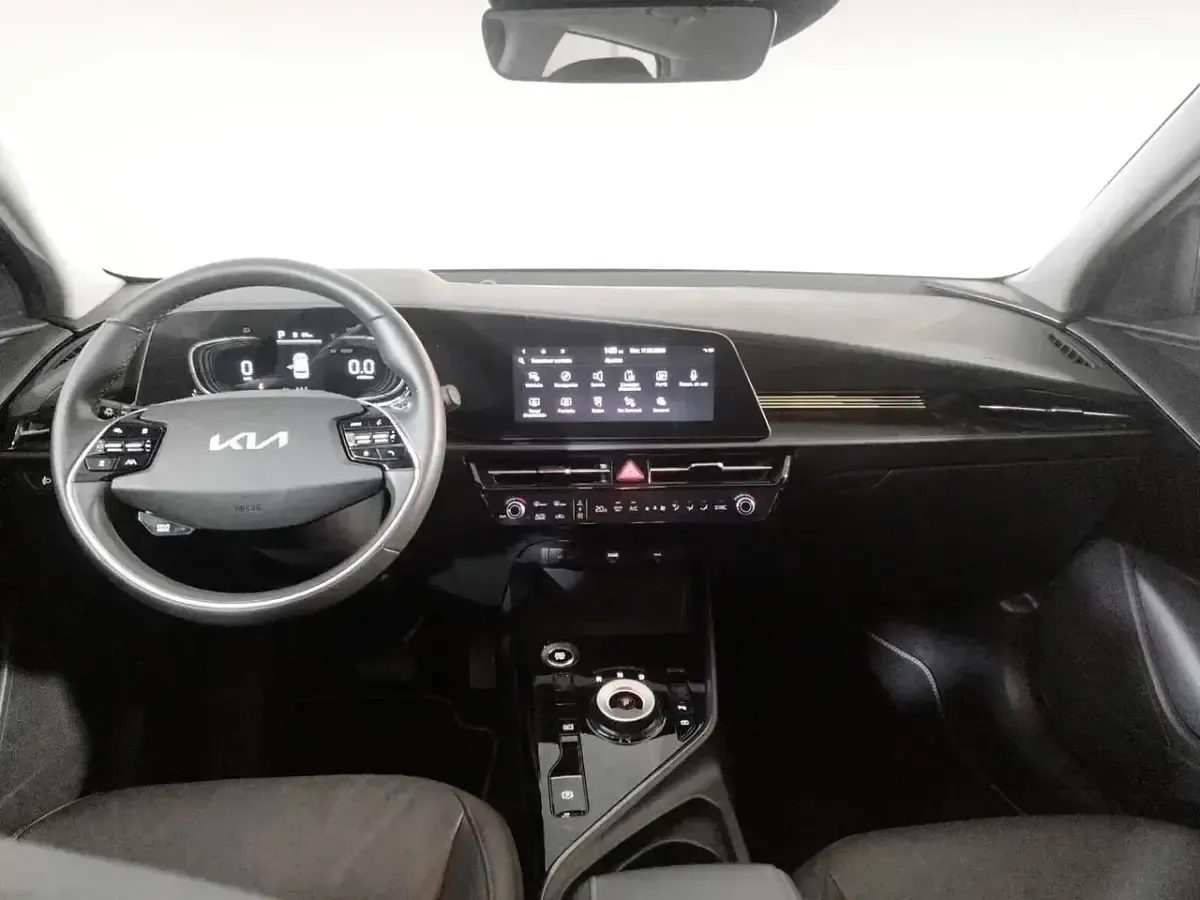 Usado Kia Niro 141 HP (103 kW) 2023 Branco SUV