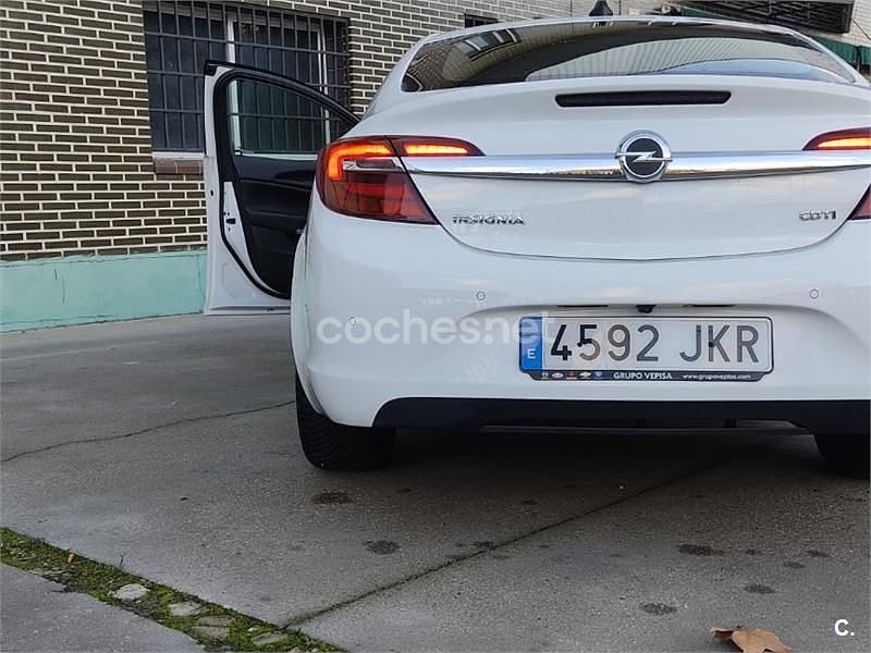Usado Opel Insignia Eco 136 CV (100 kW) 2016 Blanco Berlina