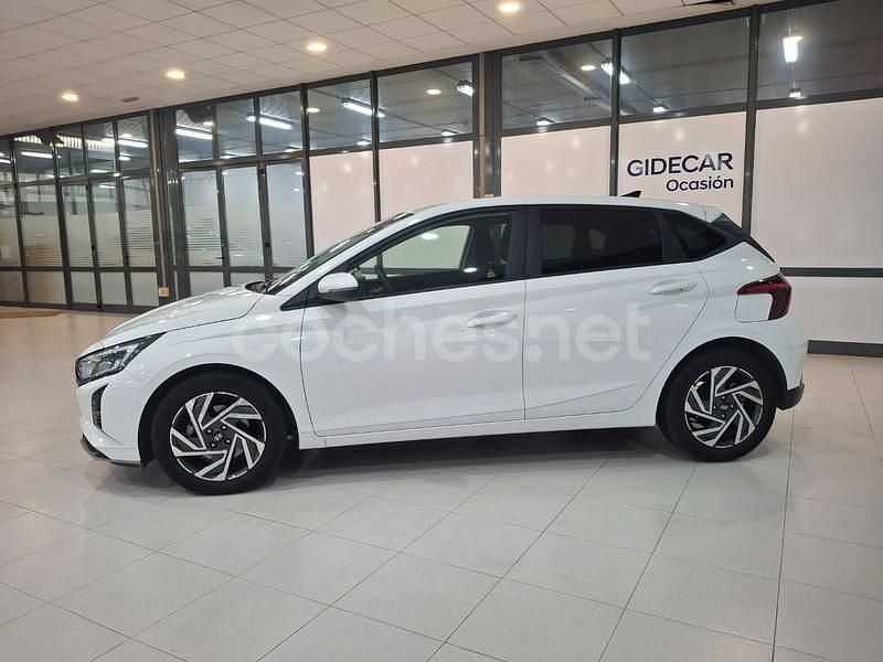 Usado Hyundai i20 100 CV (73 kW) 2024 Blanco Berlina