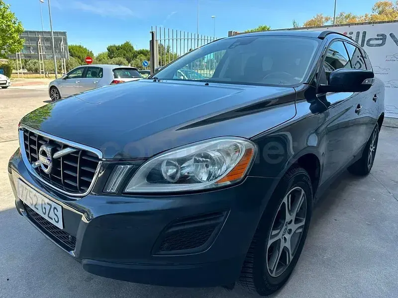 Usado Volvo XC60 Momentum 205 CV (150 kW) 2010 Gris / plata SUV