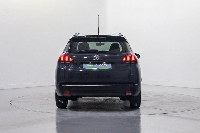 Usado Peugeot 2008 Style 82 CV (60 kW) 2018 Gris / plata SUV