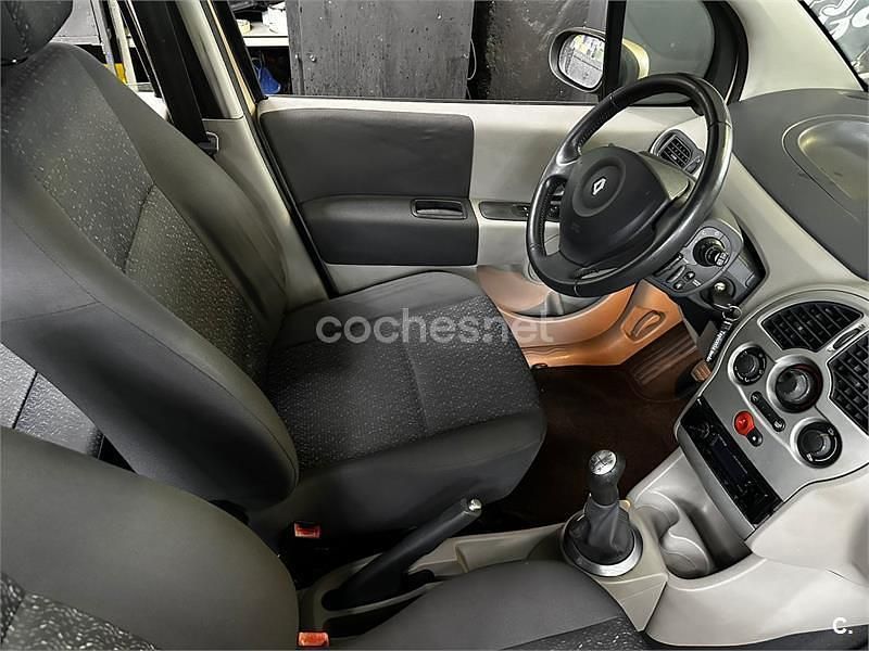 Usado Renault Modus Dynamique 98 CV (72 kW) 2005 Beige Monovolumen