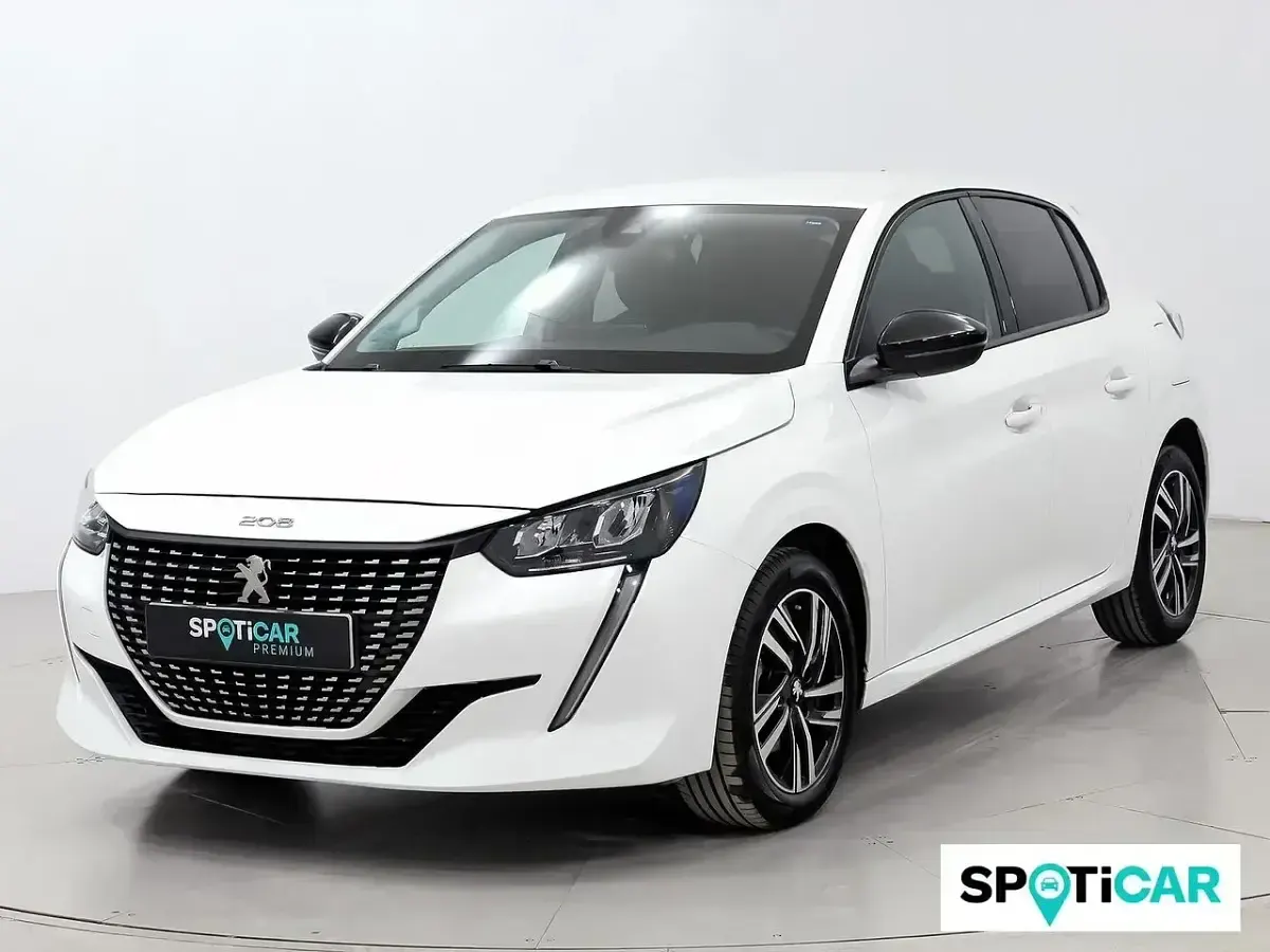 Usado Peugeot 208 Allure 100 CV (73 kW) 2023 Blanco Utilitario