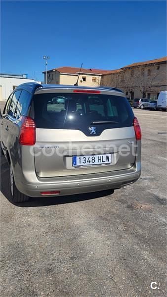 Usado Peugeot 5008 Active 150 CV (110 kW) 2012 Beige Monovolumen