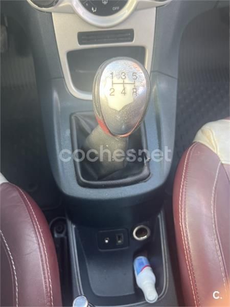 Negro Usado 2011 Ford Fiesta Utilitario | 5150 € (Super precio) - Imagen 1/4
