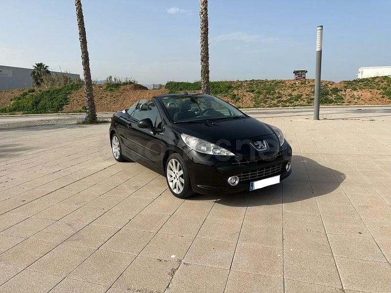 Usado Peugeot 207 CC Sport 110 CV (80 kW) 2010 Negro Descapotable