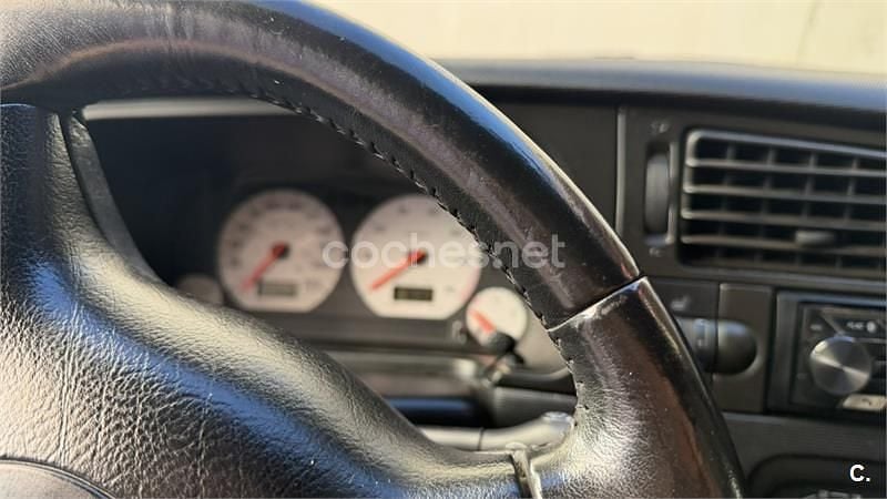 Usado VW Golf Cabriolet Highline 115 CV (84 kW) 2000 Rojo Descapotable